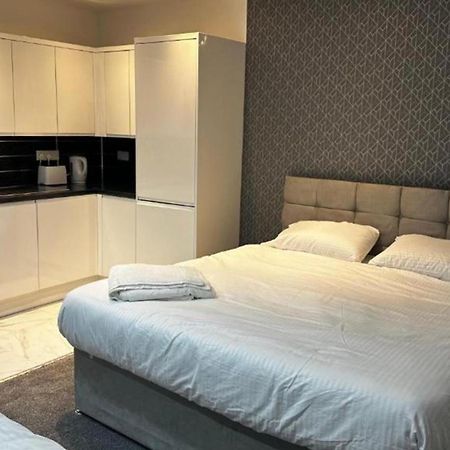 Oyo Cheetham Hill Guest House Manchester Eksteriør billede