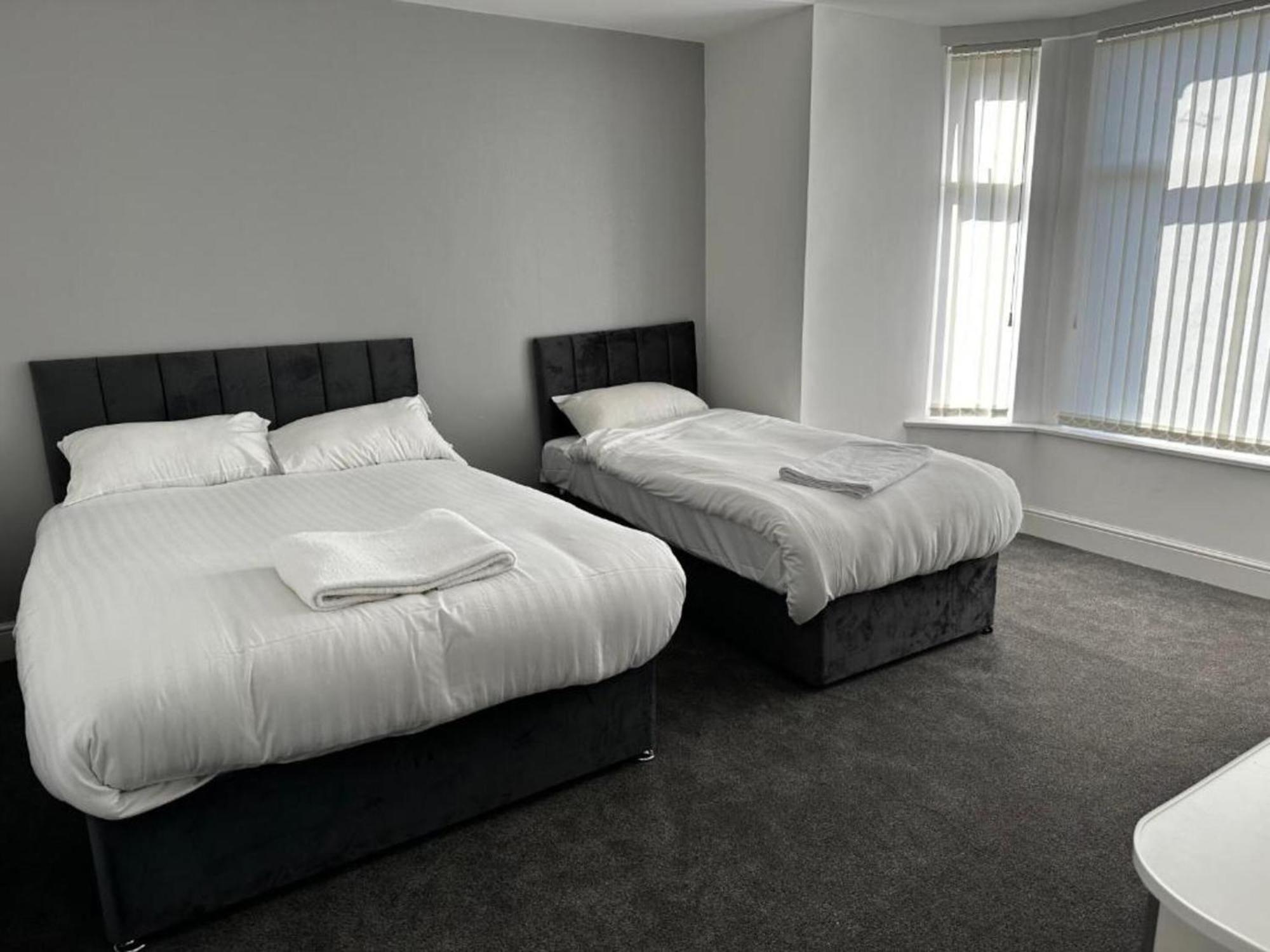 Oyo Cheetham Hill Guest House Manchester Eksteriør billede