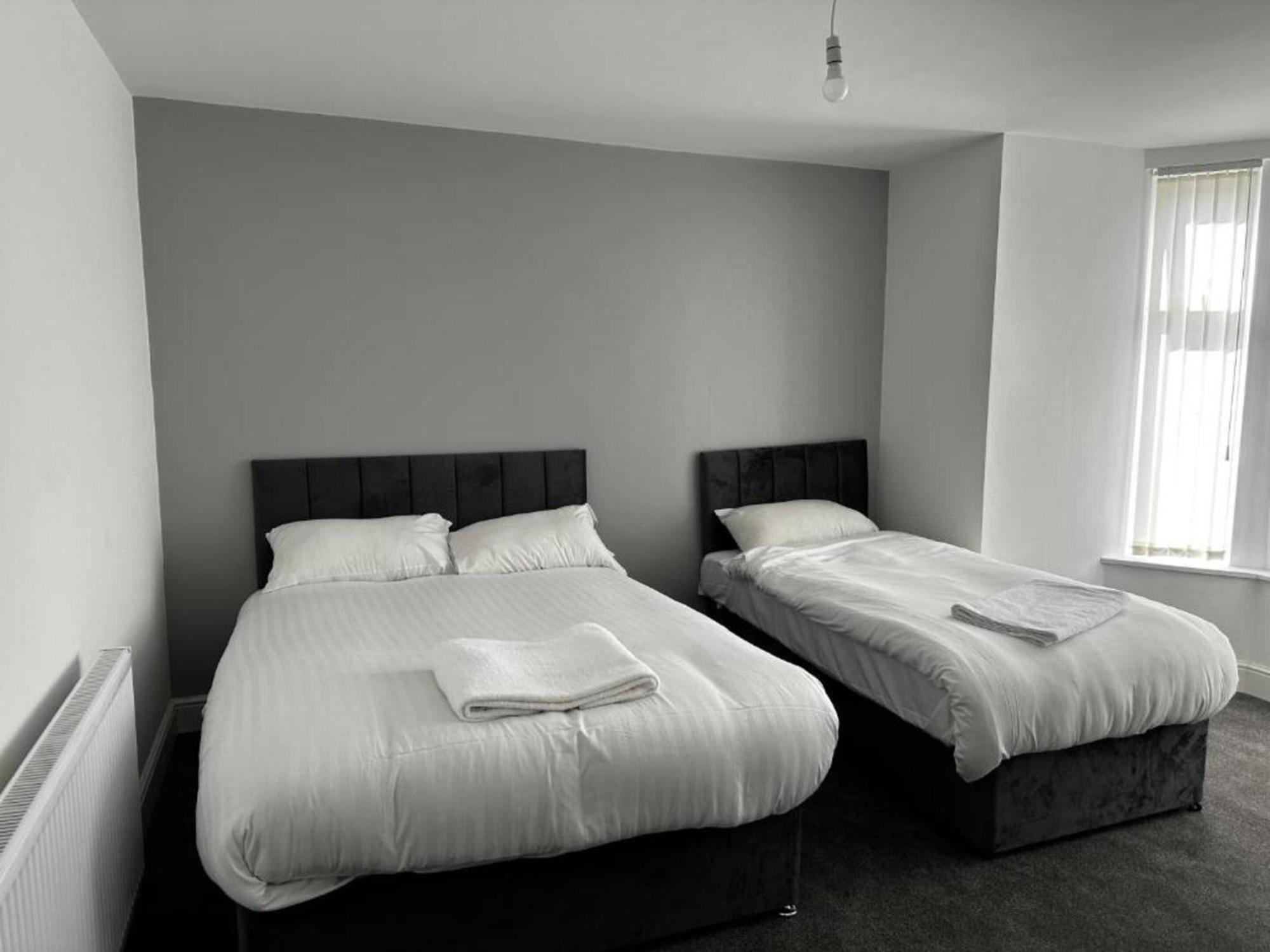 Oyo Cheetham Hill Guest House Manchester Eksteriør billede