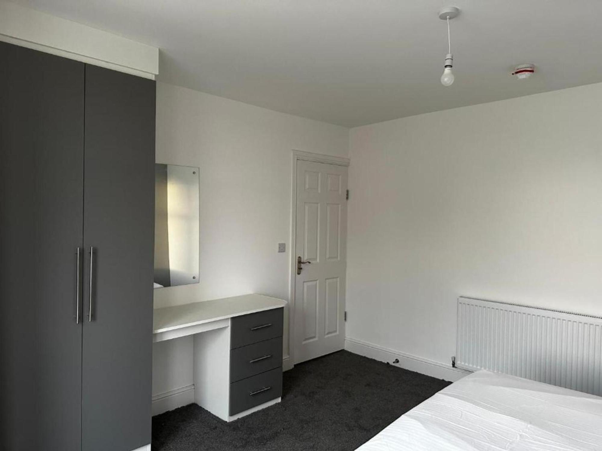 Oyo Cheetham Hill Guest House Manchester Eksteriør billede